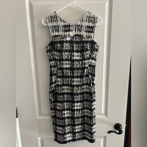 Donna Karan fitted sheath dress size 4